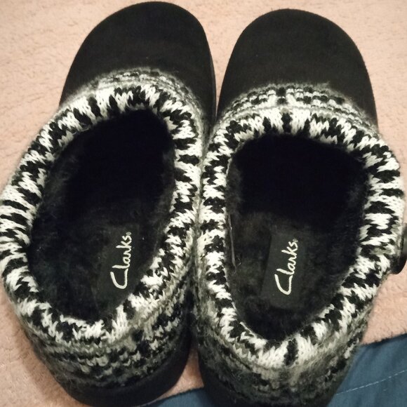 Slippers - Picture 1 of 4